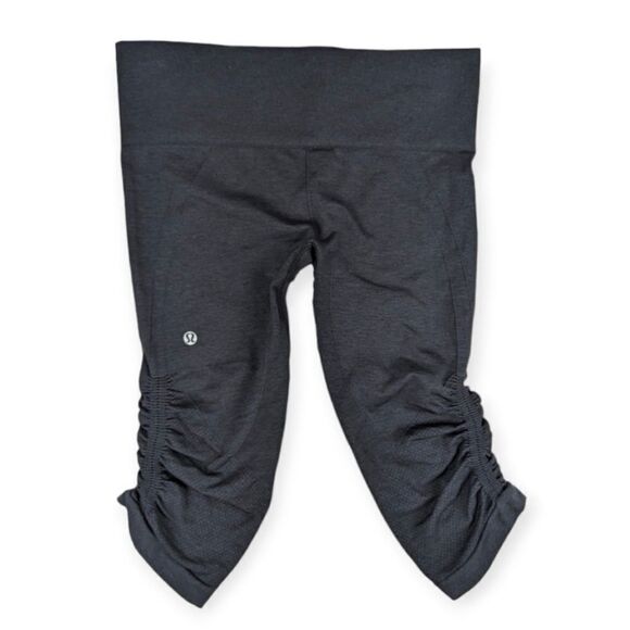 Lululemon In The Flow Crop II
Heathered Deep Coal Size 4 - Picture 7 of 7